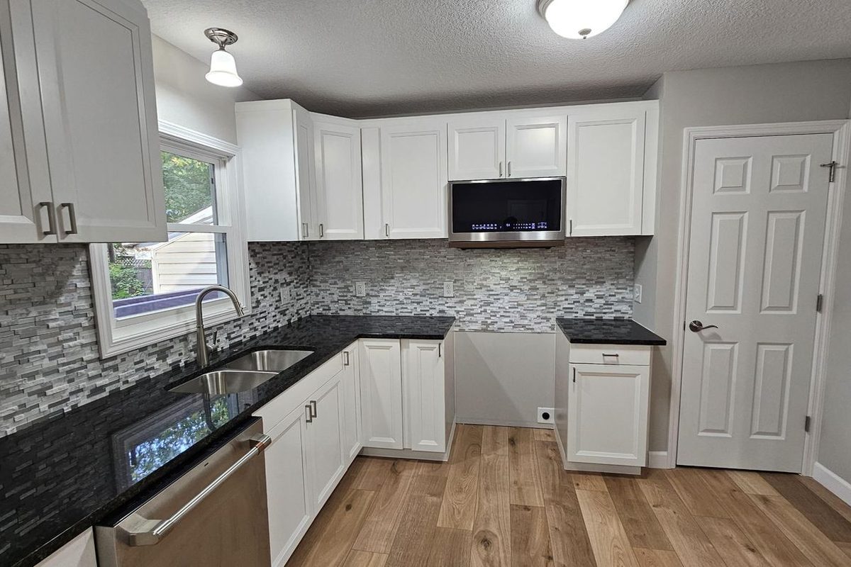 After: finished kitchen